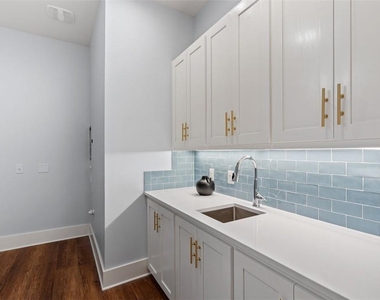 1801 Alta Vista Ave - Photo Thumbnail 14
