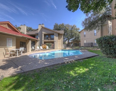 1202 Thorpe Ln - Photo Thumbnail 27
