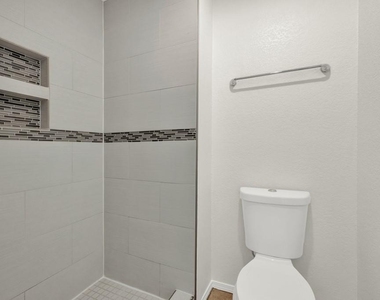 1202 Thorpe Ln - Photo Thumbnail 22