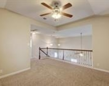 8521 Wood Stork Dr - Photo Thumbnail 12