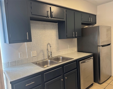 10622 Golden Quail Dr - Photo Thumbnail 9