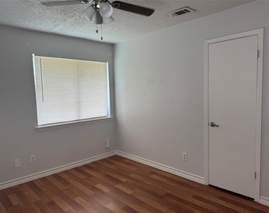 10622 Golden Quail Dr - Photo Thumbnail 16