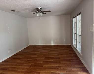 10622 Golden Quail Dr - Photo Thumbnail 2