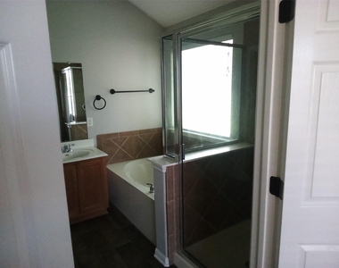 2412 Tumbling River Dr - Photo Thumbnail 6