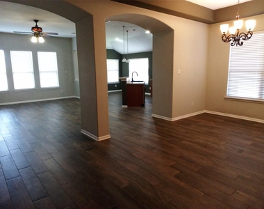 2412 Tumbling River Dr - Photo Thumbnail 3