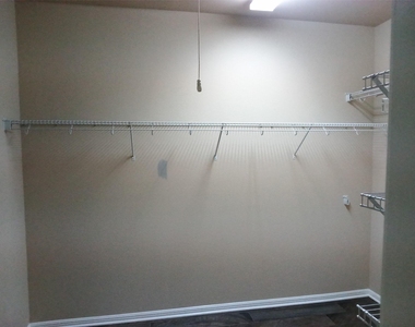 2412 Tumbling River Dr - Photo Thumbnail 8