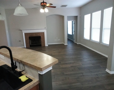 2412 Tumbling River Dr - Photo Thumbnail 5