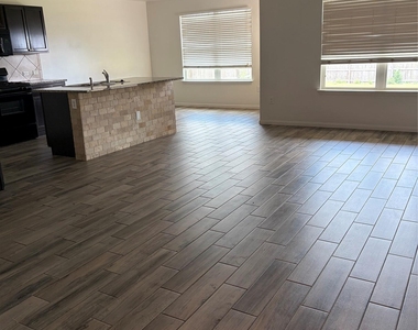137 Rafe Ct - Photo Thumbnail 21