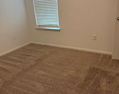 137 Rafe Ct - Photo Thumbnail 24
