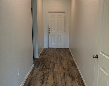 137 Rafe Ct - Photo Thumbnail 27