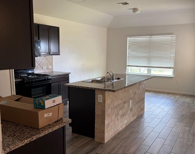 137 Rafe Ct - Photo Thumbnail 31