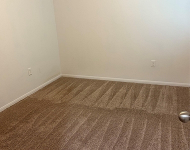 137 Rafe Ct - Photo Thumbnail 23