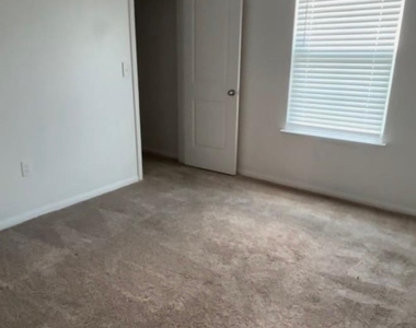 137 Rafe Ct - Photo Thumbnail 7