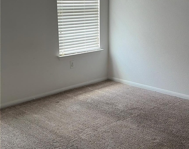 137 Rafe Ct - Photo Thumbnail 16