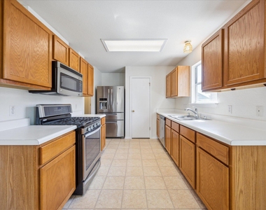 108 Loryn Dr - Photo Thumbnail 10