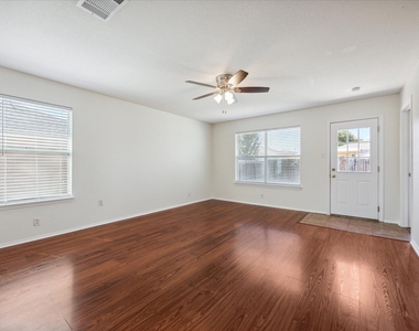 108 Loryn Dr - Photo Thumbnail 13