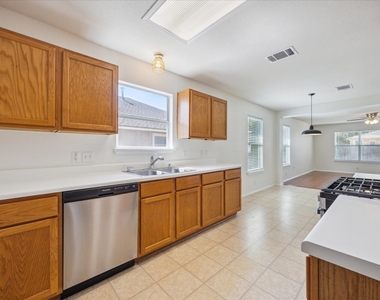 108 Loryn Dr - Photo Thumbnail 11