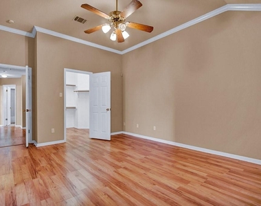 1901 Dapplegrey Ln - Photo Thumbnail 11