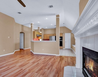 1901 Dapplegrey Ln - Photo Thumbnail 17