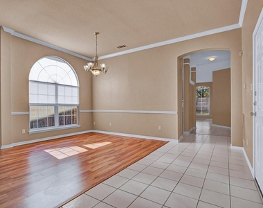 1901 Dapplegrey Ln - Photo Thumbnail 25
