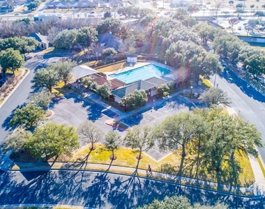 1901 Dapplegrey Ln - Photo Thumbnail 4