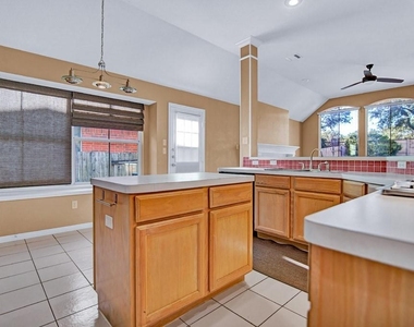 1901 Dapplegrey Ln - Photo Thumbnail 19