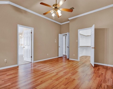 1901 Dapplegrey Ln - Photo Thumbnail 12