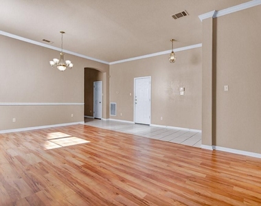 1901 Dapplegrey Ln - Photo Thumbnail 23
