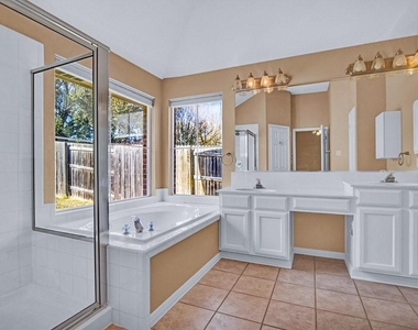 1901 Dapplegrey Ln - Photo Thumbnail 13