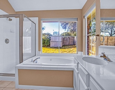 1901 Dapplegrey Ln - Photo Thumbnail 14