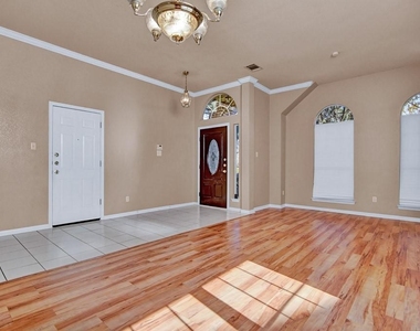 1901 Dapplegrey Ln - Photo Thumbnail 24