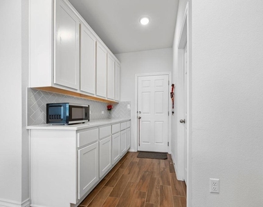 6605 Folsom Ave - Photo Thumbnail 15