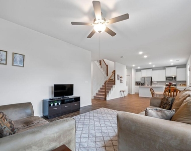 6605 Folsom Ave - Photo Thumbnail 8