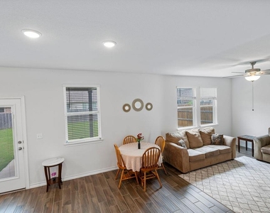 6605 Folsom Ave - Photo Thumbnail 11