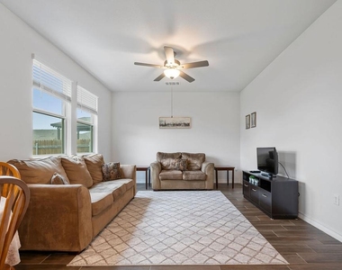 6605 Folsom Ave - Photo Thumbnail 7