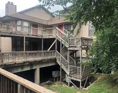 402 N Fredericksburg St - Photo Thumbnail 8