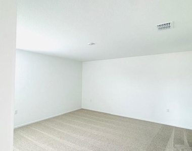 14425 Treyvon Rd - Photo Thumbnail 11