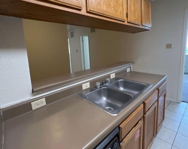 3115 Helms St - Photo Thumbnail 1