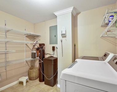 2591 Lakeshore Dr - Photo Thumbnail 22