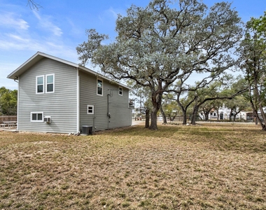 2591 Lakeshore Dr - Photo Thumbnail 26