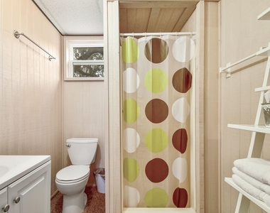 2591 Lakeshore Dr - Photo Thumbnail 21