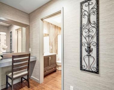 2591 Lakeshore Dr - Photo Thumbnail 10