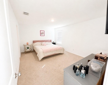 11212 Superior Bay Ln - Photo Thumbnail 4