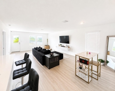 11212 Superior Bay Ln - Photo Thumbnail 2