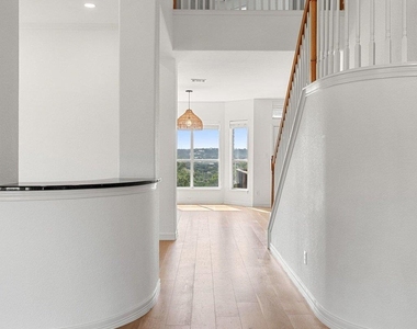 17133 Majestic Ridge Rd - Photo Thumbnail 3