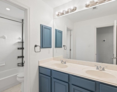 17133 Majestic Ridge Rd - Photo Thumbnail 25