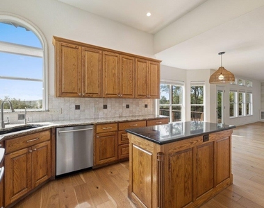 17133 Majestic Ridge Rd - Photo Thumbnail 13