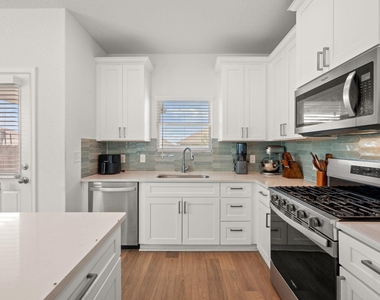 185 Jackman Dr - Photo Thumbnail 5