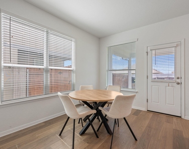 185 Jackman Dr - Photo Thumbnail 8