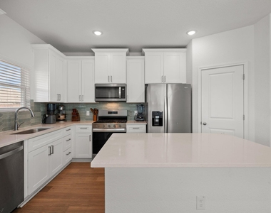 185 Jackman Dr - Photo Thumbnail 7